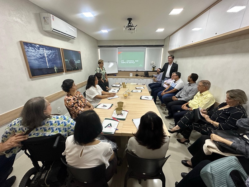 ADEP discute demandas de defensores aposentados em reunião